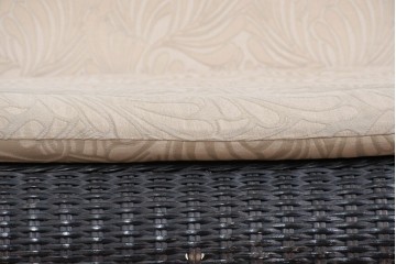 ヴィンテージ家具　籐(ラタン)　軽やかな曲線構造が魅力の2人掛けソファ　(R-085658)