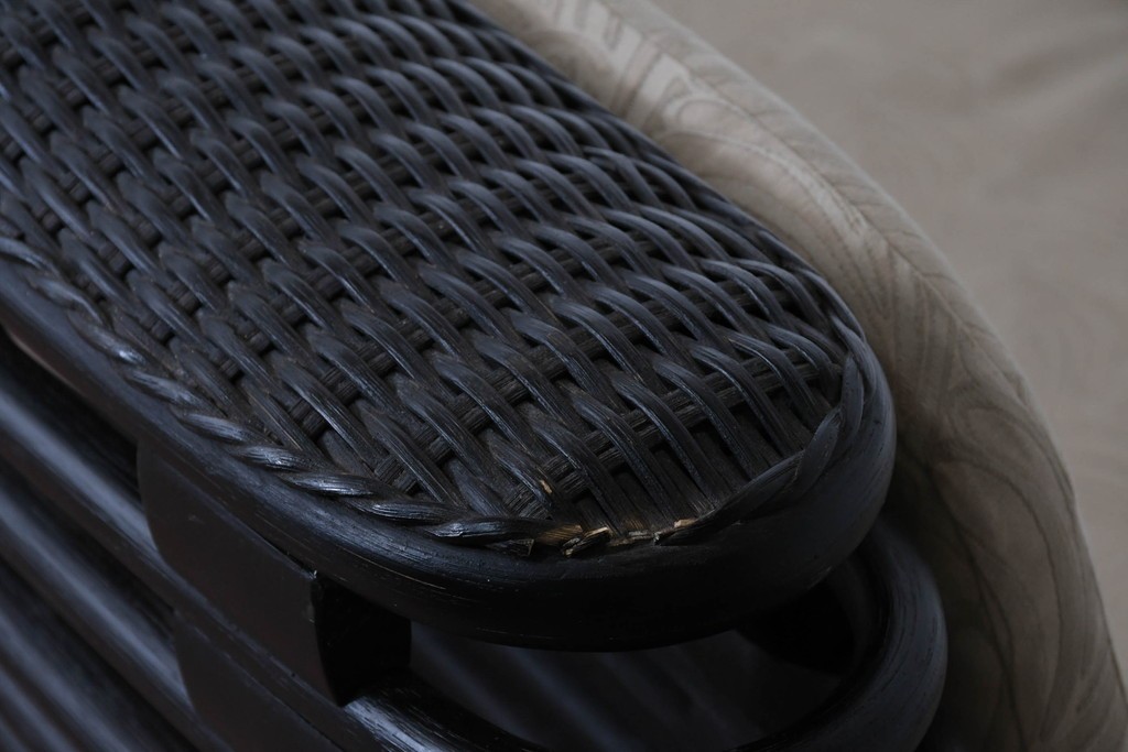 ヴィンテージ家具　籐(ラタン)　軽やかな曲線構造が魅力の2人掛けソファ　(R-085658)