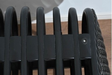 ヴィンテージ家具　籐(ラタン)　立体的な曲線フレームが特徴のガラス天板付きセンターテーブル　(R-085659)