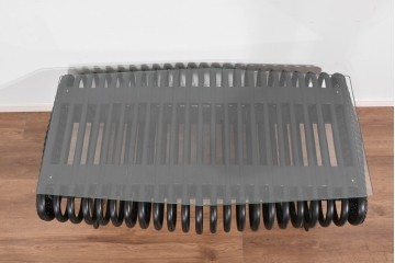 ヴィンテージ家具　籐(ラタン)　立体的な曲線フレームが特徴のガラス天板付きセンターテーブル　(R-085659)