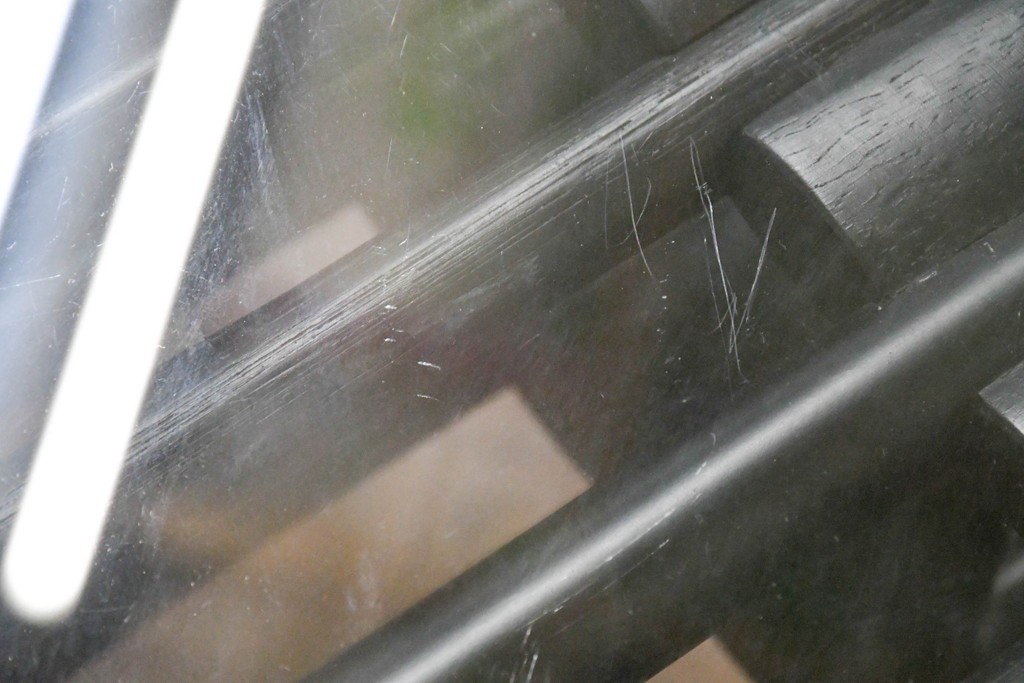 ヴィンテージ家具　籐(ラタン)　立体的な曲線フレームが特徴のガラス天板付きセンターテーブル　(R-085659)