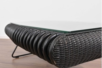 ヴィンテージ家具　籐(ラタン)　立体的な曲線フレームが特徴のガラス天板付きセンターテーブル　(R-085659)