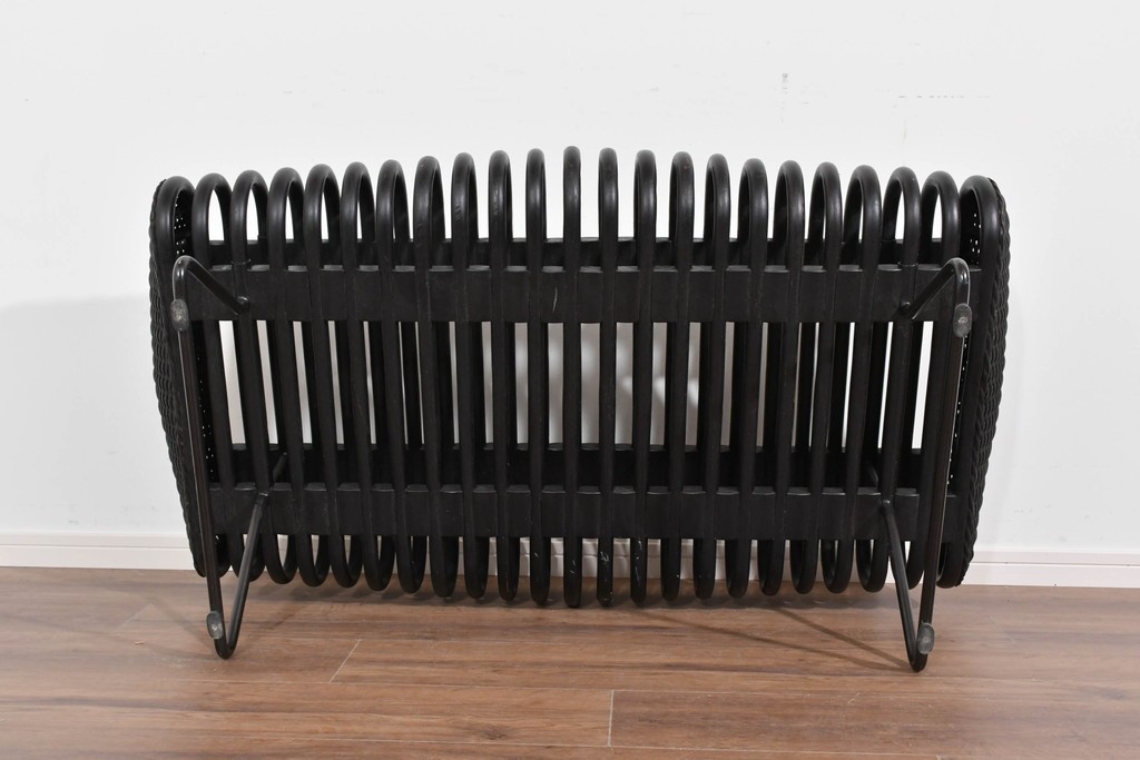 ヴィンテージ家具　籐(ラタン)　立体的な曲線フレームが特徴のガラス天板付きセンターテーブル　(R-085659)