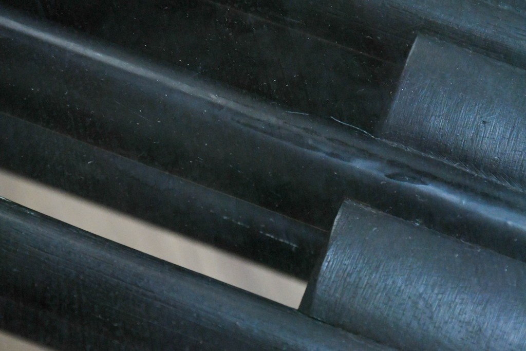 ヴィンテージ家具　籐(ラタン)　立体的な曲線フレームが特徴のガラス天板付きセンターテーブル　(R-085659)