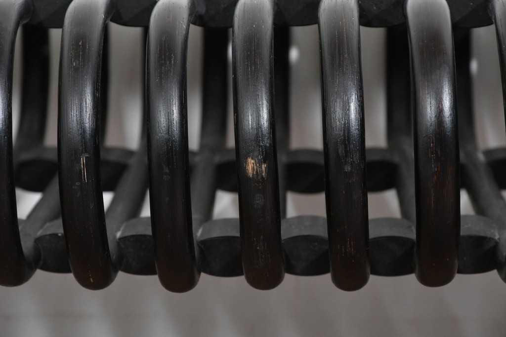 ヴィンテージ家具　籐(ラタン)　立体的な曲線フレームが特徴のガラス天板付きセンターテーブル　(R-085659)