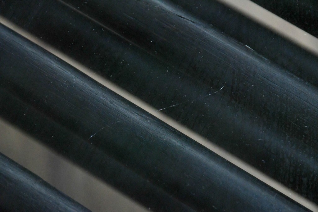 ヴィンテージ家具　籐(ラタン)　立体的な曲線フレームが特徴のガラス天板付きセンターテーブル　(R-085659)