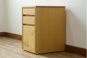 中古　美品　杉工場　木と風シリーズ　メープル材　直線的なデザインが美しいデスク・チェア・デスクワゴンの3点セット　定価約15万円　(R-085660)