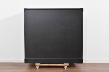 中古　美品　渡辺家具店　杢目の力強さと重厚な金具が調和した仙台箪笥　(R-085662)