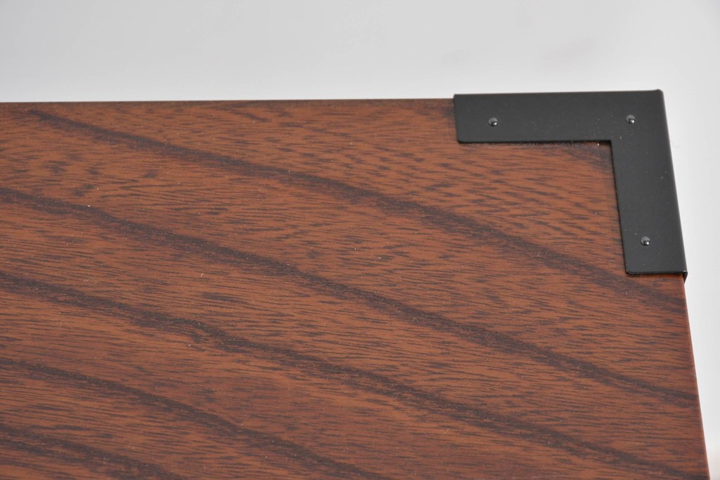 中古　美品　渡辺家具店　杢目の力強さと重厚な金具が調和した仙台箪笥　(R-085662)