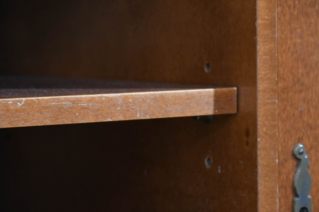 中古　希少!!　イタリア家具　Italia Bútor　ガラス扉の造形が美しいテレビボード　(R-085664)