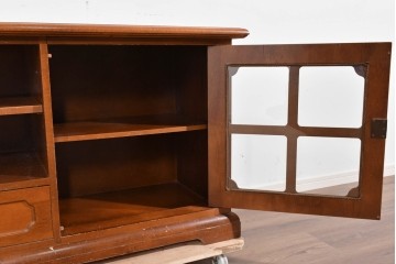 中古　希少!!　イタリア家具　Italia Bútor　ガラス扉の造形が美しいテレビボード　(R-085664)