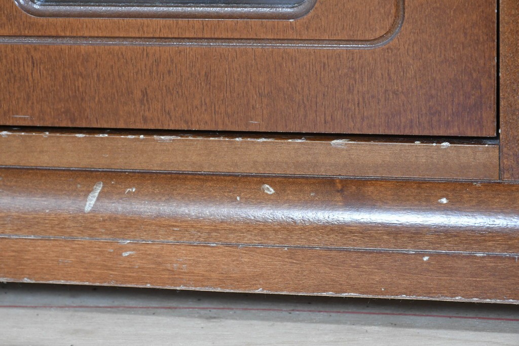 中古　希少!!　イタリア家具　Italia Bútor　ガラス扉の造形が美しいテレビボード　(R-085664)