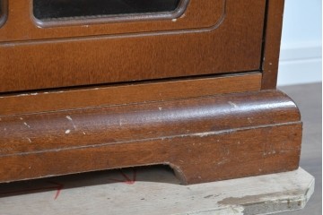 中古　希少!!　イタリア家具　Italia Bútor　ガラス扉の造形が美しいテレビボード　(R-085664)