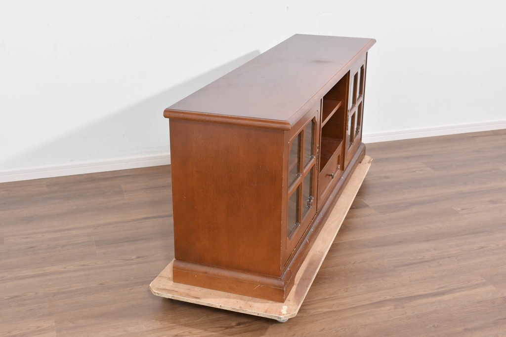 中古　希少!!　イタリア家具　Italia Bútor　ガラス扉の造形が美しいテレビボード　(R-085664)