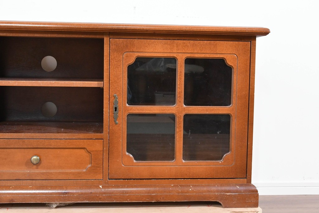 中古　希少!!　イタリア家具　Italia Bútor　ガラス扉の造形が美しいテレビボード　(R-085664)