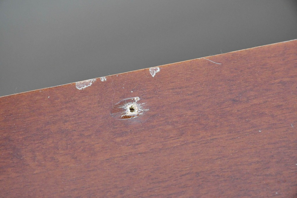 中古　希少!!　イタリア家具　Italia Bútor　ガラス扉の造形が美しいテレビボード　(R-085664)