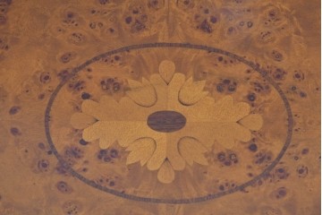 中古　美品　JANSEN(ジャンセン)　マホガニー材　縁取りの意匠が優雅なオーバルティーテーブル　定価約10万円　(R-085665)