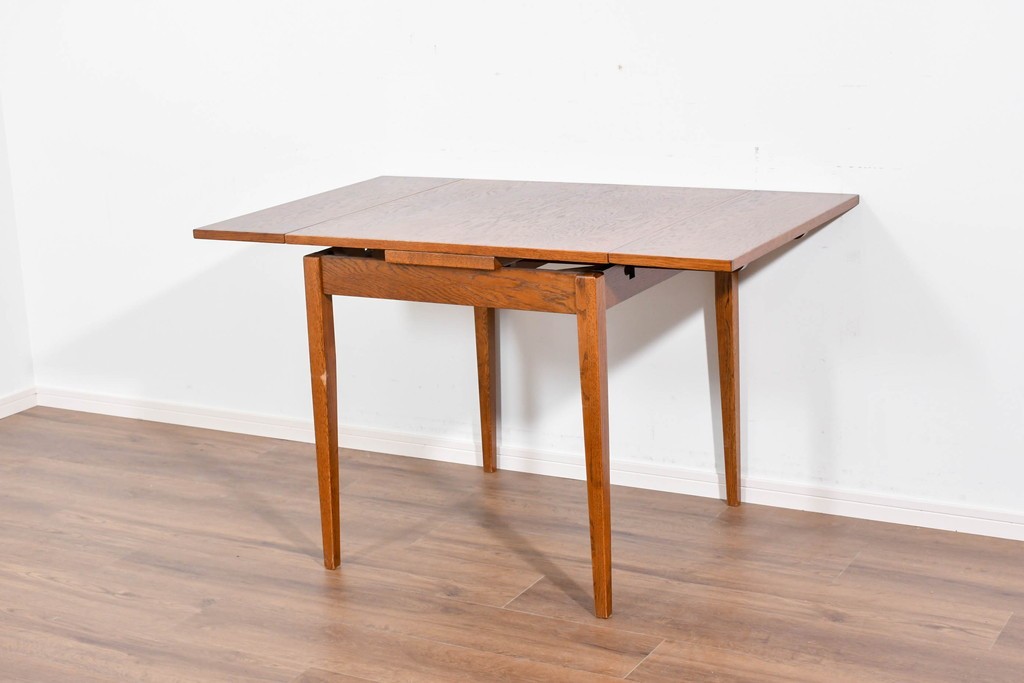 中古　美品　希少な廃番品　カントリーハウス　天板を広げて使える小振りなエクステンションテーブル　(R-085667)