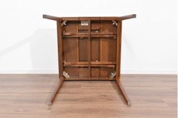 中古　美品　希少な廃番品　カントリーハウス　天板を広げて使える小振りなエクステンションテーブル　(R-085667)