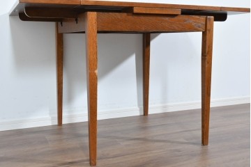 中古　美品　希少な廃番品　カントリーハウス　天板を広げて使える小振りなエクステンションテーブル　(R-085667)