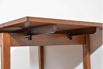 中古　美品　希少な廃番品　カントリーハウス　天板を広げて使える小振りなエクステンションテーブル　(R-085667)