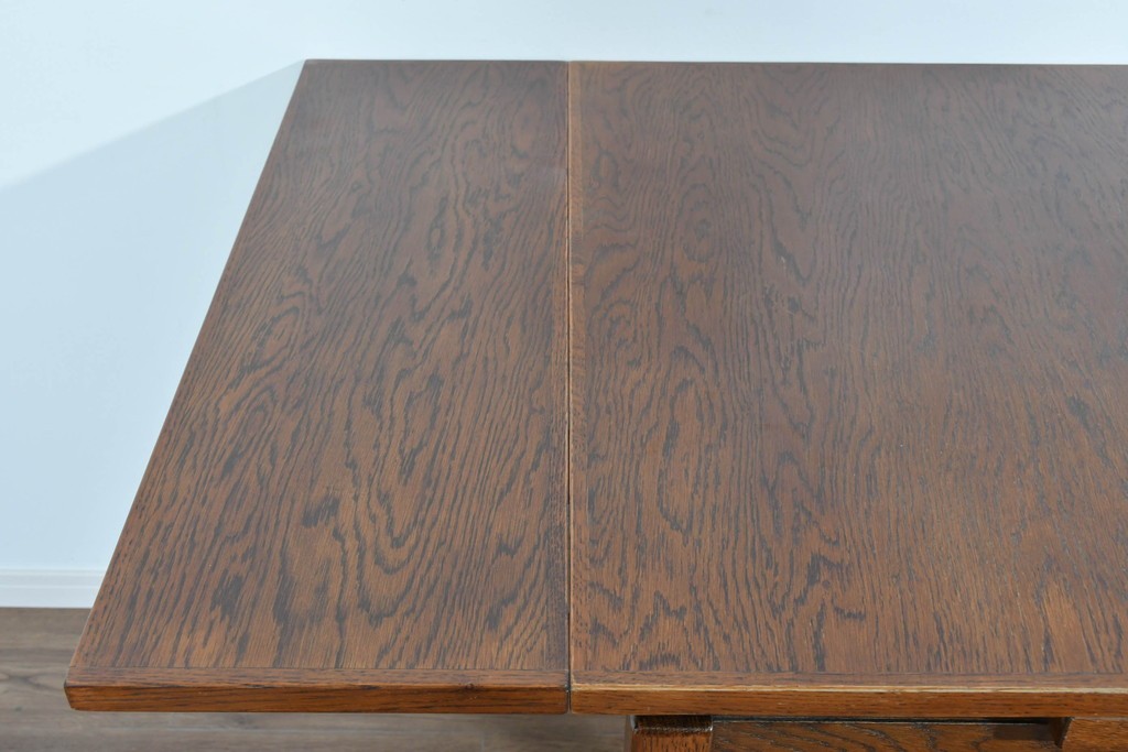 中古　美品　希少な廃番品　カントリーハウス　天板を広げて使える小振りなエクステンションテーブル　(R-085667)