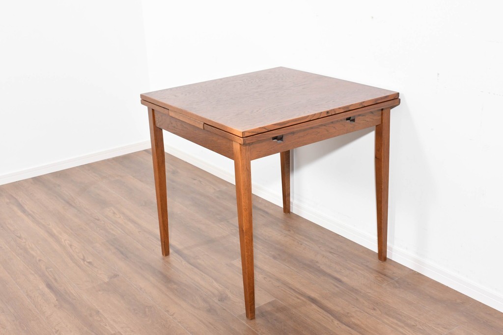 中古　美品　希少な廃番品　カントリーハウス　天板を広げて使える小振りなエクステンションテーブル　(R-085667)