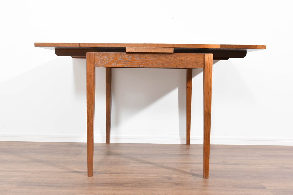 中古　美品　希少な廃番品　カントリーハウス　天板を広げて使える小振りなエクステンションテーブル　(R-085667)