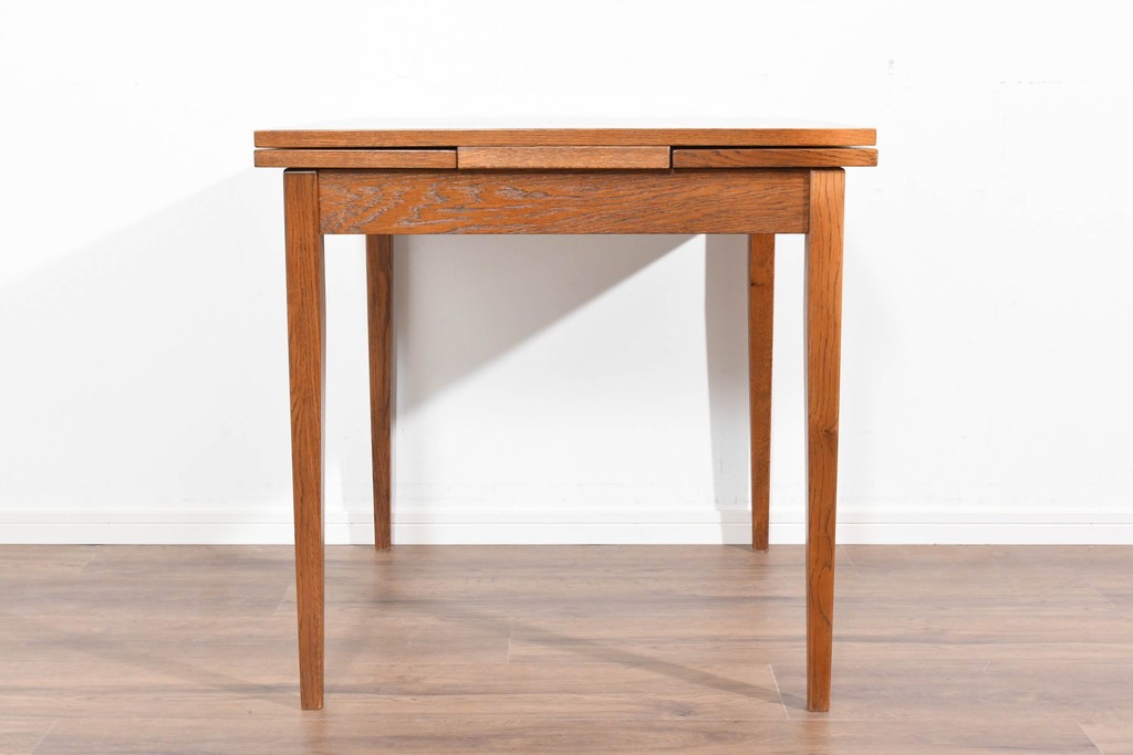 中古　美品　希少な廃番品　カントリーハウス　天板を広げて使える小振りなエクステンションテーブル　(R-085667)