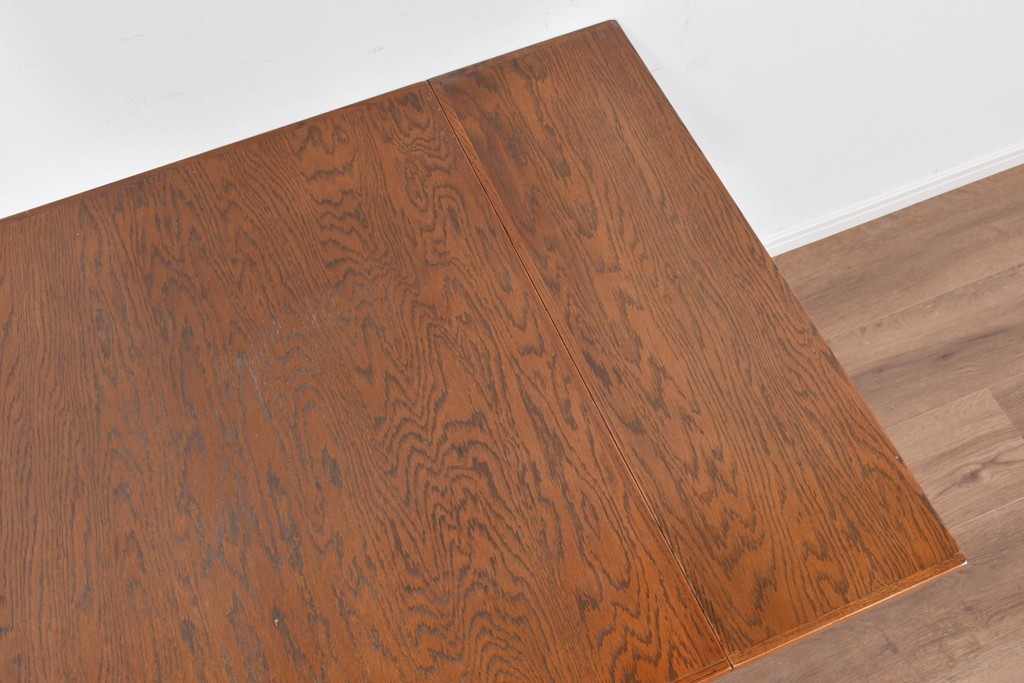 中古　美品　希少な廃番品　カントリーハウス　天板を広げて使える小振りなエクステンションテーブル　(R-085667)