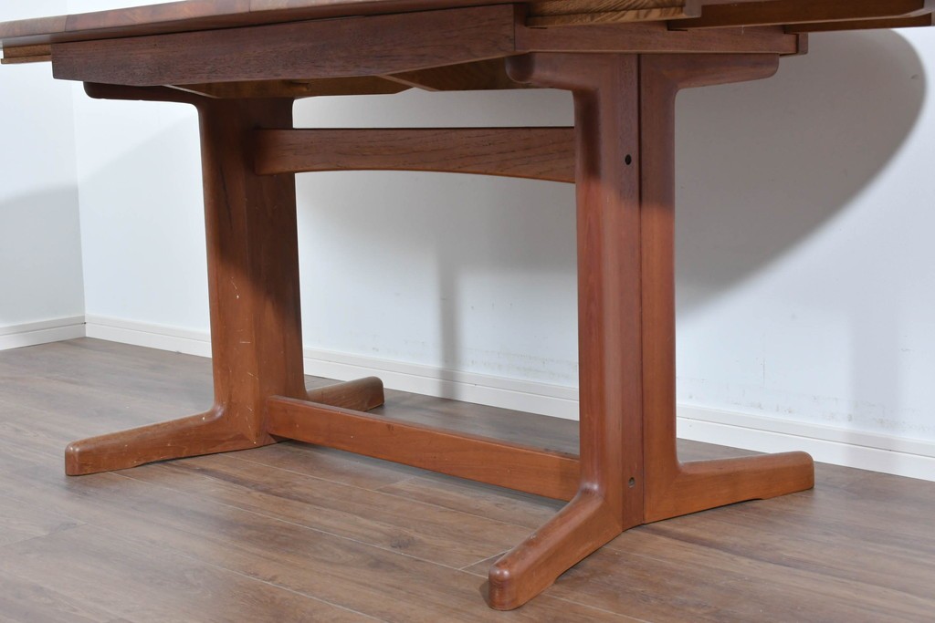 和製ヴィンテージ　青林製作所　チーク無垢材　木目の濃淡や色合いが印象的なエクステンションテーブル　(R-085668)