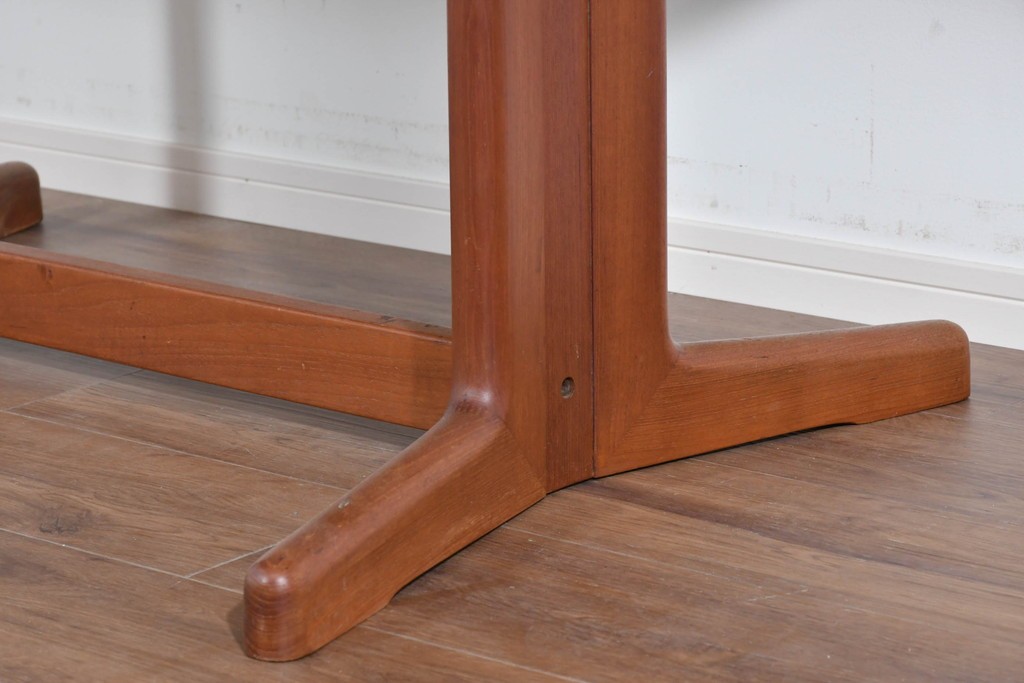 和製ヴィンテージ　青林製作所　チーク無垢材　木目の濃淡や色合いが印象的なエクステンションテーブル　(R-085668)