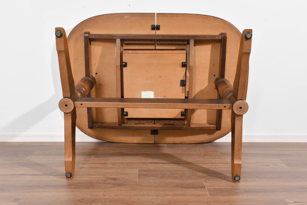 中古　飛騨産業　キツツキマーク　穂高シリーズ　ナラ材　木目の美しさと落ち着いた風合いが楽しめるエクステンションテーブル　(R-085670)