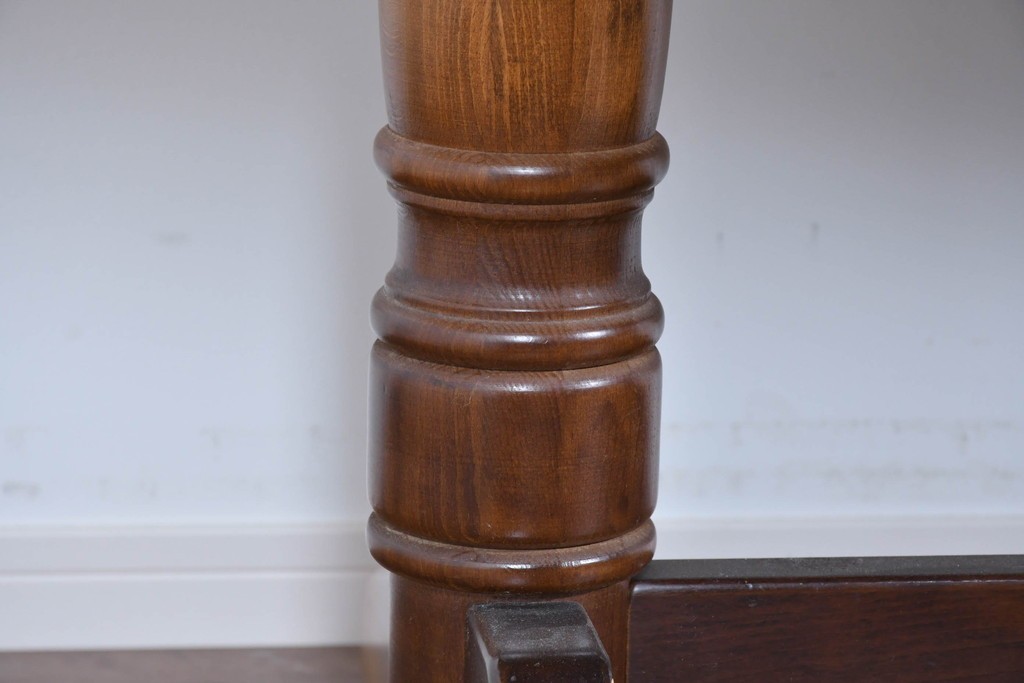 中古　飛騨産業　キツツキマーク　穂高シリーズ　ナラ材　木目の美しさと落ち着いた風合いが楽しめるエクステンションテーブル　(R-085670)