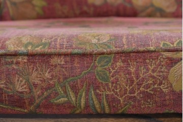 中古　三越家具(現カントリーハウス)　Brugge(ブルージュ)　クラシカルな草花文様のアームチェア2脚セット　(R-085671)