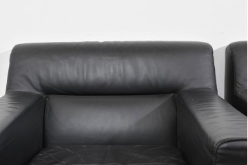 中古　コクヨ(KOKUYO)　ルクサリオ　本革+フェイクレザー　モダンデザインの1人掛けアームソファ2脚セット　定価(2脚合計)約35万円以上　(R-085672)