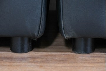 中古　コクヨ(KOKUYO)　ルクサリオ　本革+フェイクレザー　モダンデザインの1人掛けアームソファ2脚セット　定価(2脚合計)約35万円以上　(R-085672)