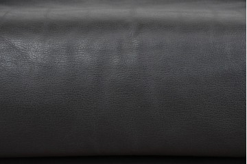 中古　コクヨ(KOKUYO)　ルクサリオ　本革+フェイクレザー　モダンデザインの1人掛けアームソファ2脚セット　定価(2脚合計)約35万円以上　(R-085672)