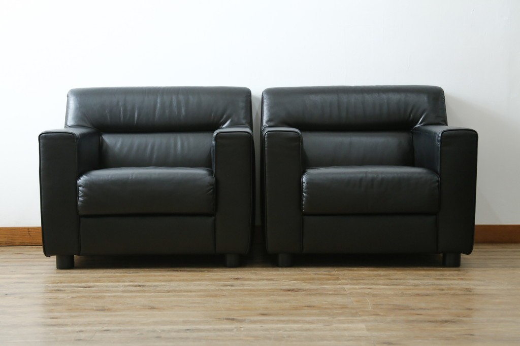 中古　コクヨ(KOKUYO)　ルクサリオ　本革+フェイクレザー　モダンデザインの1人掛けアームソファ2脚セット　定価(2脚合計)約35万円以上　(R-085673)