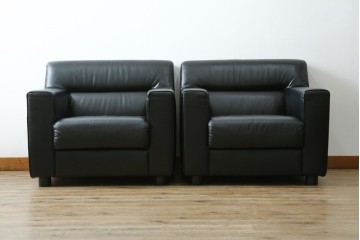 中古　コクヨ(KOKUYO)　ルクサリオ　本革+フェイクレザー　モダンデザインの1人掛けアームソファ2脚セット　定価(2脚合計)約35万円以上　(R-085673)