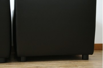 中古　コクヨ(KOKUYO)　ルクサリオ　本革+フェイクレザー　モダンデザインの1人掛けアームソファ2脚セット　定価(2脚合計)約35万円以上　(R-085673)