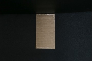 中古　コクヨ(KOKUYO)　ルクサリオ　本革+フェイクレザー　モダンデザインの1人掛けアームソファ2脚セット　定価(2脚合計)約35万円以上　(R-085673)