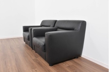 中古　コクヨ(KOKUYO)　ルクサリオ　本革+フェイクレザー　モダンデザインの1人掛けアームソファ2脚セット　定価(2脚合計)約35万円以上　(R-085673)