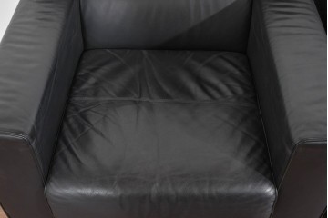 中古　コクヨ(KOKUYO)　ルクサリオ　本革+フェイクレザー　モダンデザインの1人掛けアームソファ2脚セット　定価(2脚合計)約35万円以上　(R-085673)