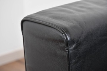 中古　コクヨ(KOKUYO)　ルクサリオ　本革+フェイクレザー　モダンデザインの1人掛けアームソファ2脚セット　定価(2脚合計)約35万円以上　(R-085673)