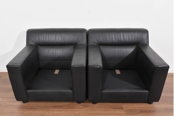 中古　コクヨ(KOKUYO)　ルクサリオ　本革+フェイクレザー　モダンデザインの1人掛けアームソファ2脚セット　定価(2脚合計)約35万円以上　(R-085673)