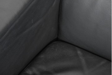 中古　コクヨ(KOKUYO)　ルクサリオ　本革+フェイクレザー　モダンデザインの1人掛けアームソファ2脚セット　定価(2脚合計)約35万円以上　(R-085673)