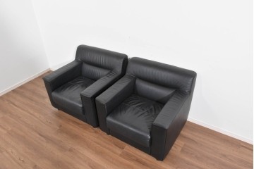 中古　コクヨ(KOKUYO)　ルクサリオ　本革+フェイクレザー　モダンデザインの1人掛けアームソファ2脚セット　定価(2脚合計)約35万円以上　(R-085673)