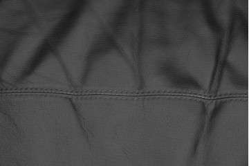 中古　コクヨ(KOKUYO)　ルクサリオ　本革+フェイクレザー　モダンデザインの1人掛けアームソファ2脚セット　定価(2脚合計)約35万円以上　(R-085673)