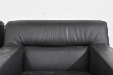 中古　コクヨ(KOKUYO)　ルクサリオ　本革+フェイクレザー　モダンデザインの1人掛けアームソファ2脚セット　定価(2脚合計)約35万円以上　(R-085674)